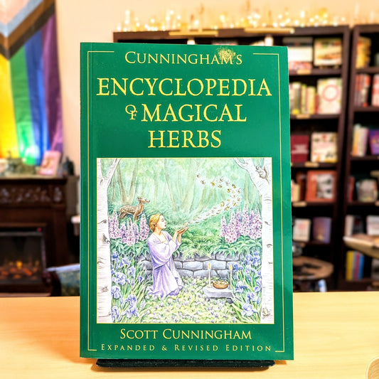 Cunningham's Encyclopedia of Magical Herbs (Llewellyn's Sourcebook Series) (Scott Cunningham's Encyclopedia Series, 1)